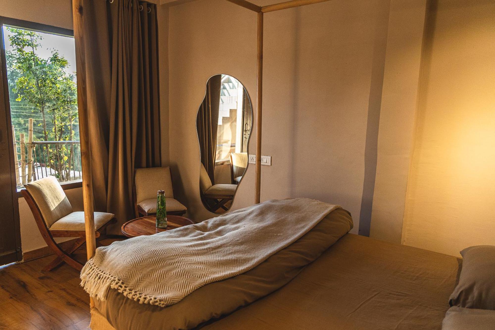 Exstasy Stays - Bathtub Rooms & Cafe - Your Romantic & Cozy Getaway - Thhpsociety - Муктешвар Экстерьер фото