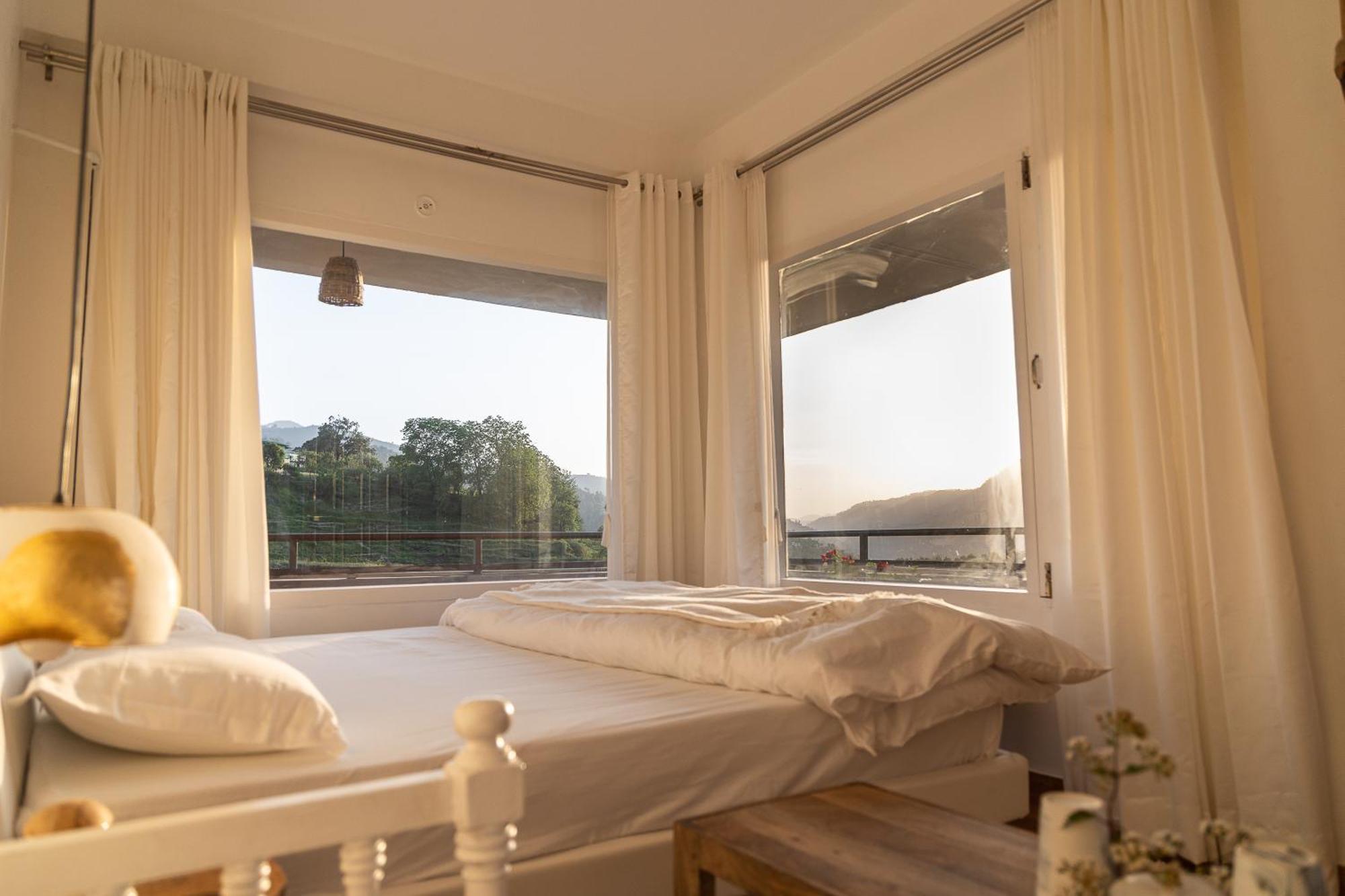 Exstasy Stays - Bathtub Rooms & Cafe - Your Romantic & Cozy Getaway - Thhpsociety - Муктешвар Экстерьер фото